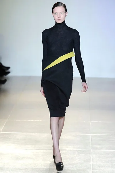 Look 25